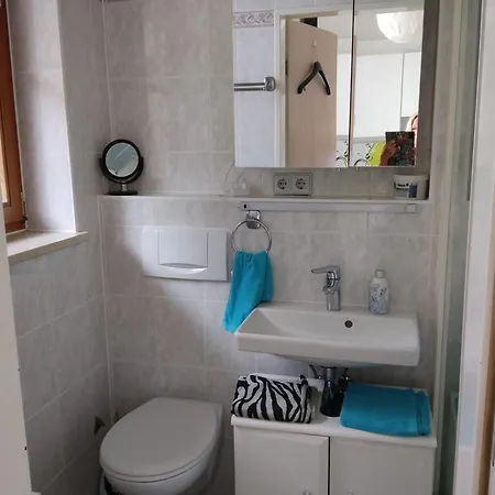 Mini-haus Mit Charme Zwischen Muenchen Und Chiemsee *